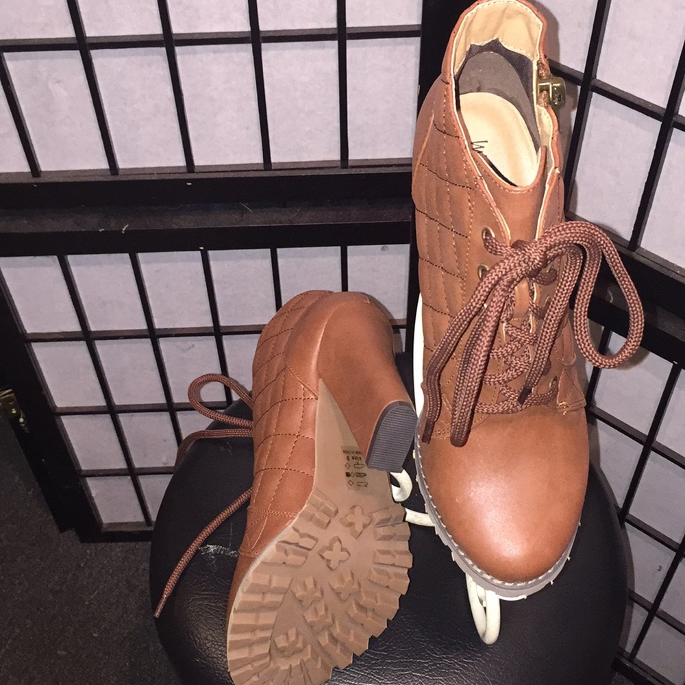 Boot - Picture 4 of 4